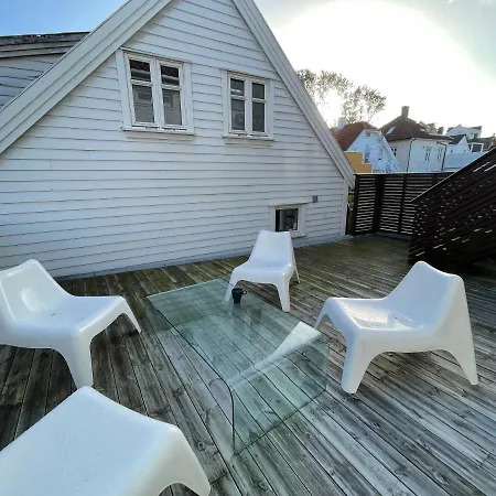 Flat With 2br And Terrace Between Restaurants Daire